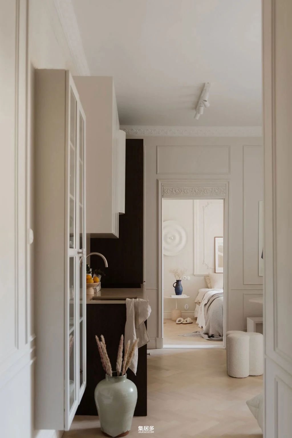 小型斯德哥尔摩公寓精致单色内饰设计丨瑞典斯德哥尔摩-8