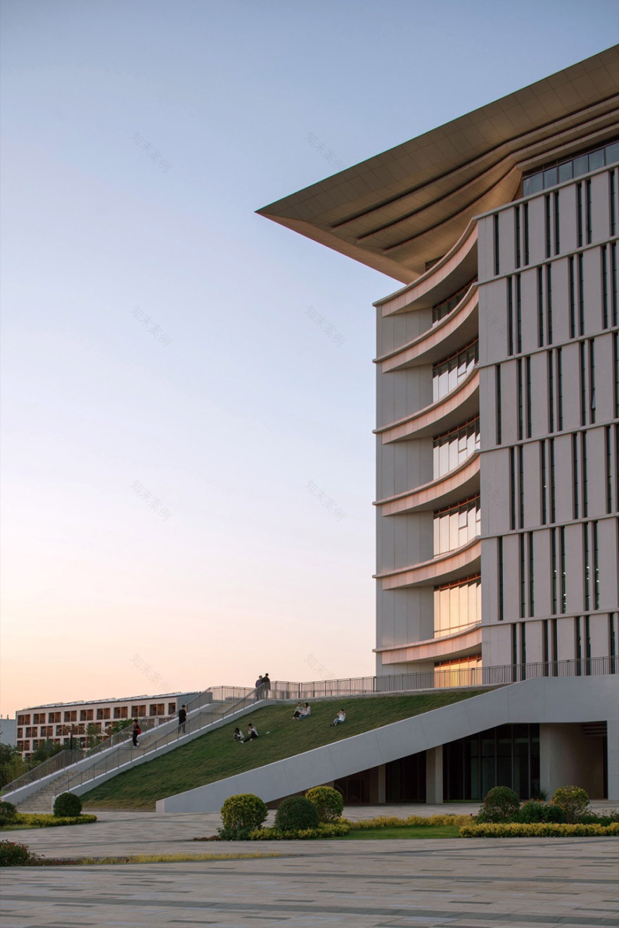 河南信息科技学院图书馆丨中国鹤壁丨同济大学建筑设计研究院(集团)有限公司 四时方院-180