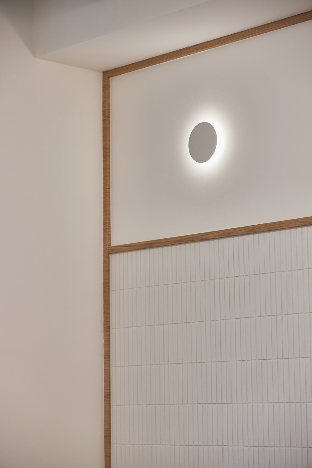 白色与木质，打造 16 平米简约舒适的小型家居空间-16