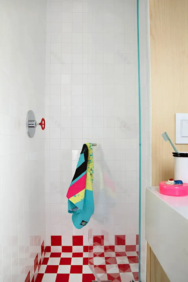 白色魅力 | 设计师 Raili Clasen 的旧屋新生-8