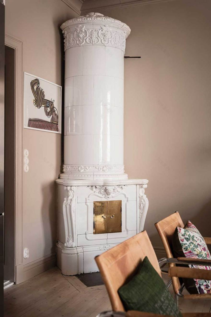 瑞典 48 平米趣味公寓 | 暖色调与幽默壁画完美结合-13