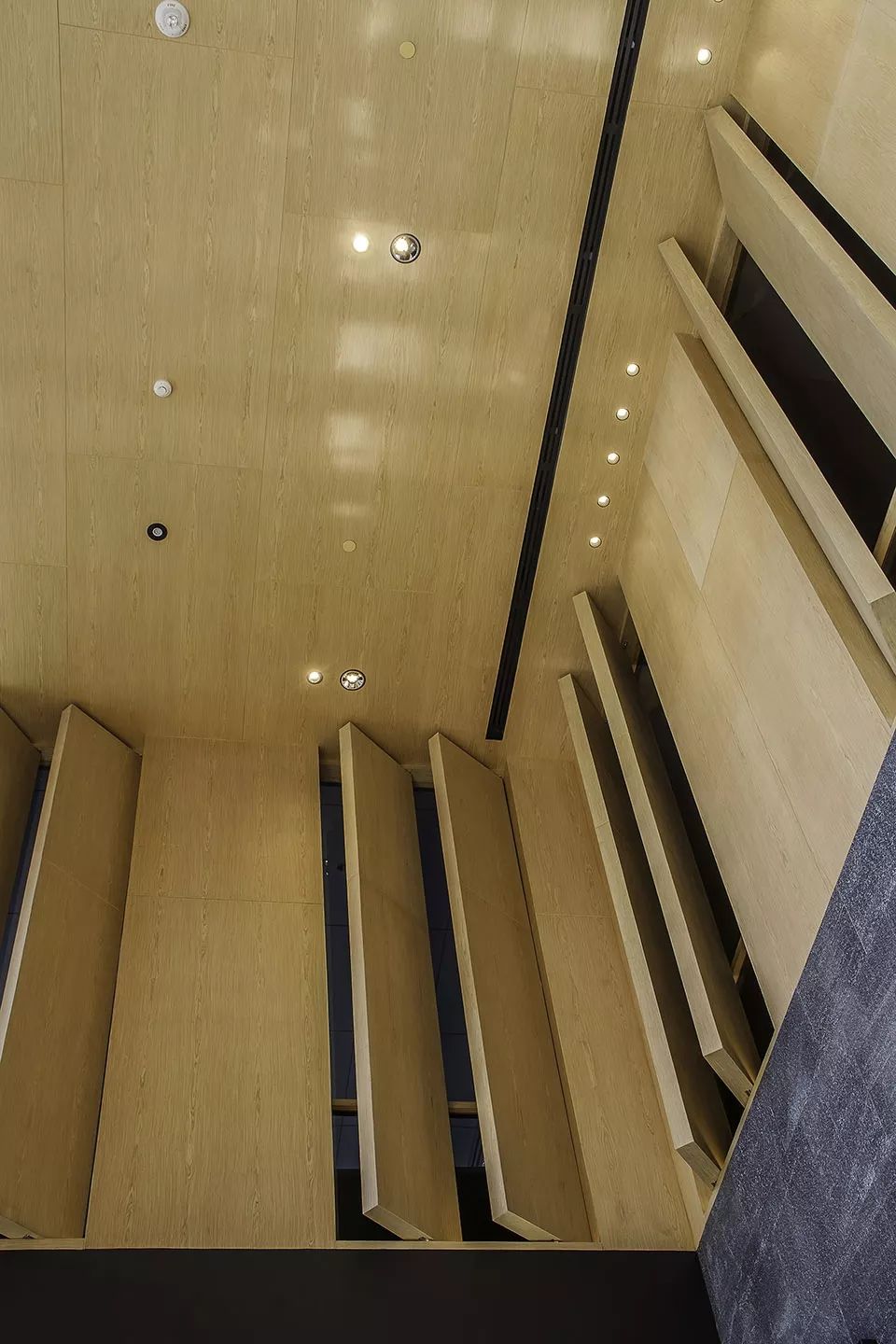 曼谷 Gaysorn II 办公商业综合体 | 融合传统与现代的创意空间-46