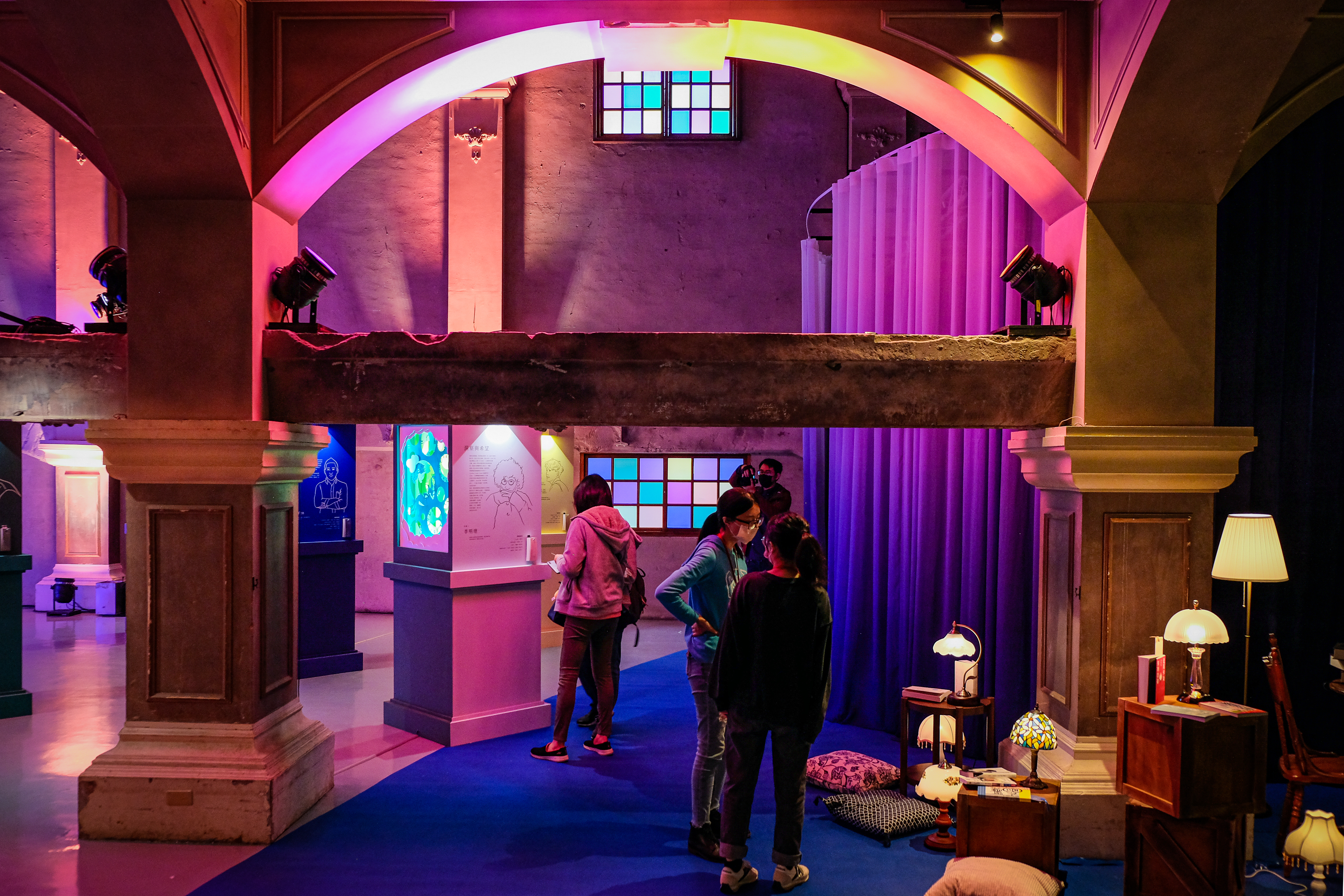 華文朗讀節《在夢中朗讀》空間策展及製作設計丨山峸製作設計-19