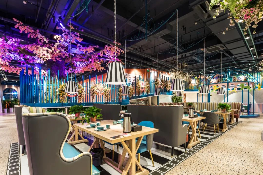 钱磊 | 餐饮空间不止餐饮，五光十色的视觉盛宴-90