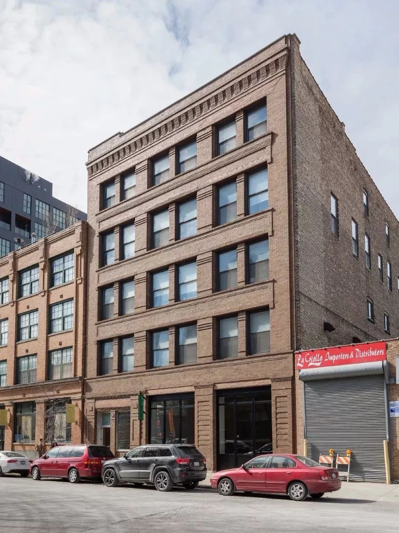 norman kelley利用多功能楼梯坡道改造芝加哥的“notre”商店-28