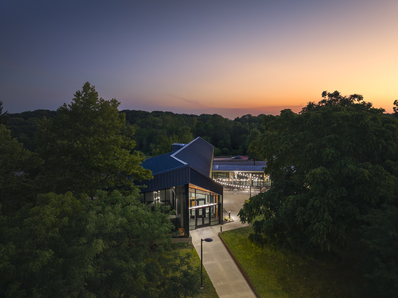 美国宾夕法尼亚州立大学 Behrend 联邦住宅丨GBBN-21