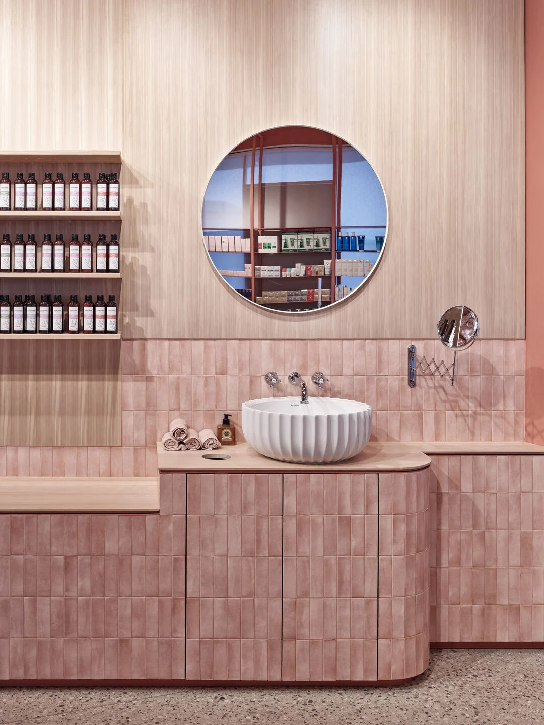 弗洛雷斯药房丨Austria丨Bogenfeld Architektur ZT GmbH-18