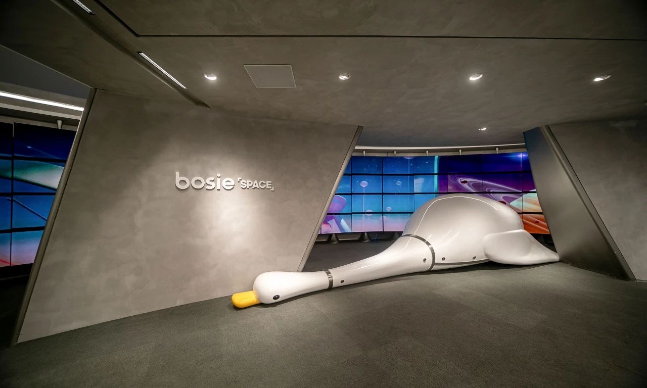 无性别主义星际空间站丨巴黎,伦敦时装学院设计师-0