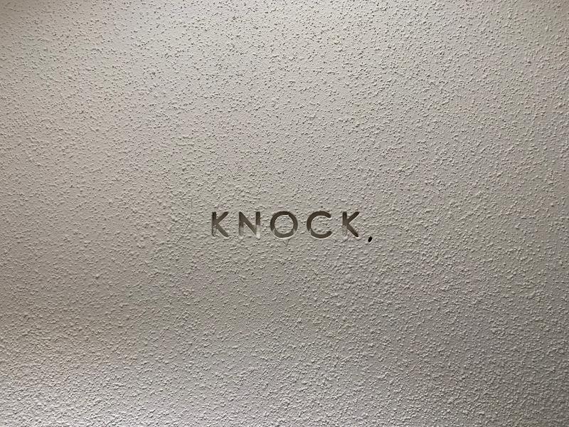 首尔东大门市场四平米简约衣店设计-8