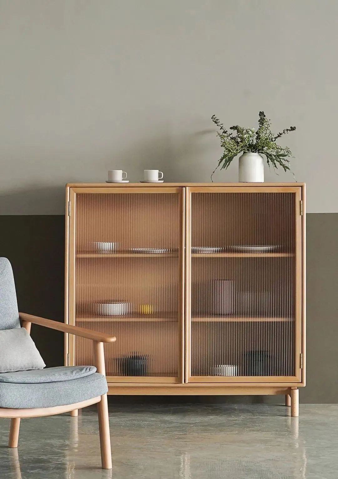 原木与玻璃的搭配,塑造百看不腻的家居空间-19