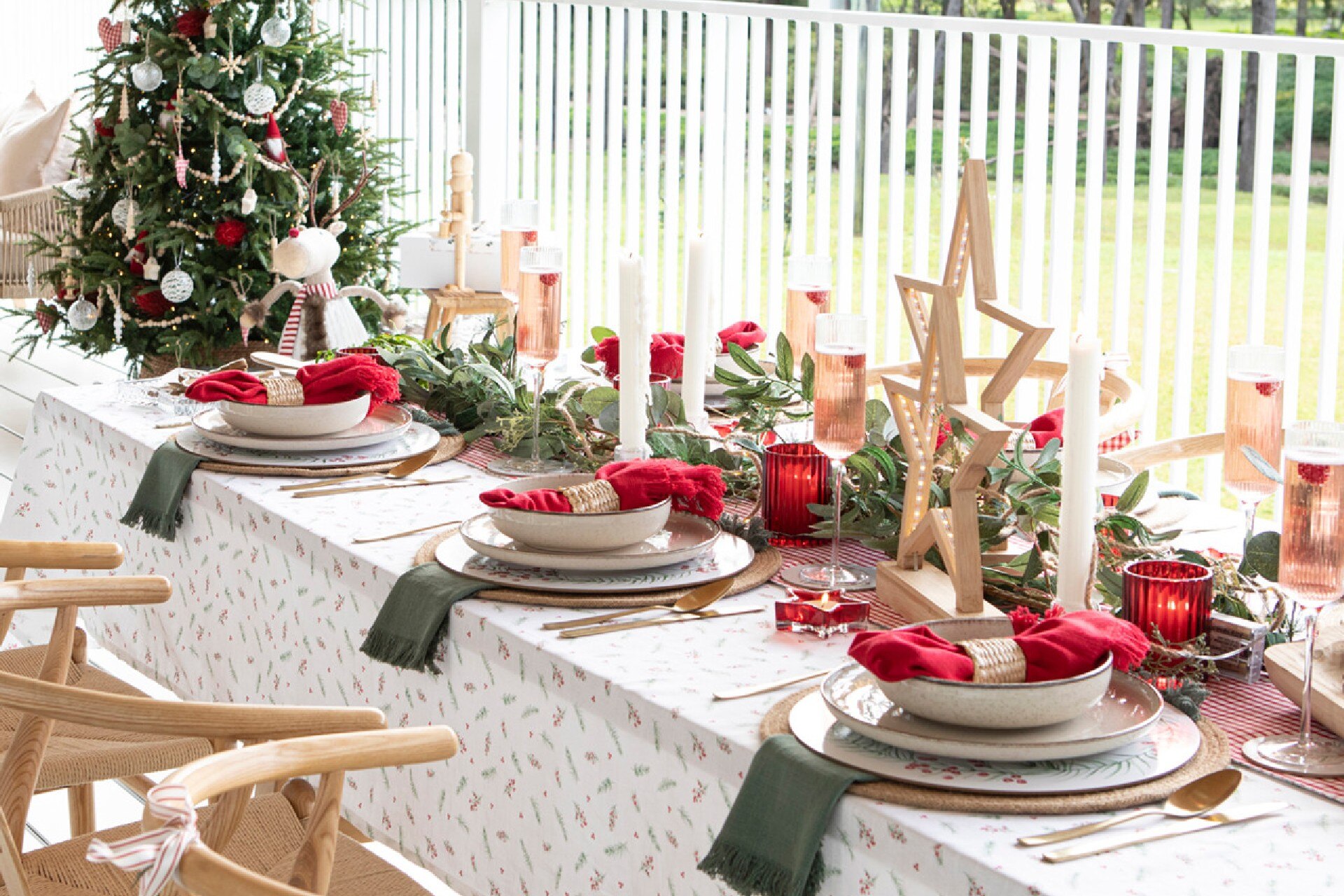 Beautiful table settings for a modern Australian Christmas-3