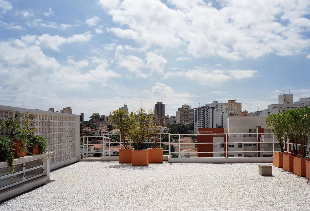 巴西精英建筑师协会的环保瑜伽学校设计-6