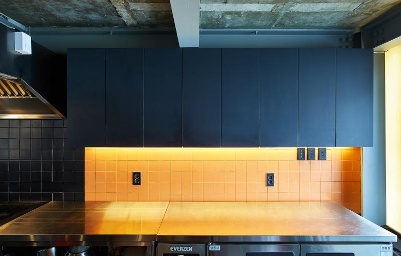 韩式小清新，金属质感混凝土餐厅-5