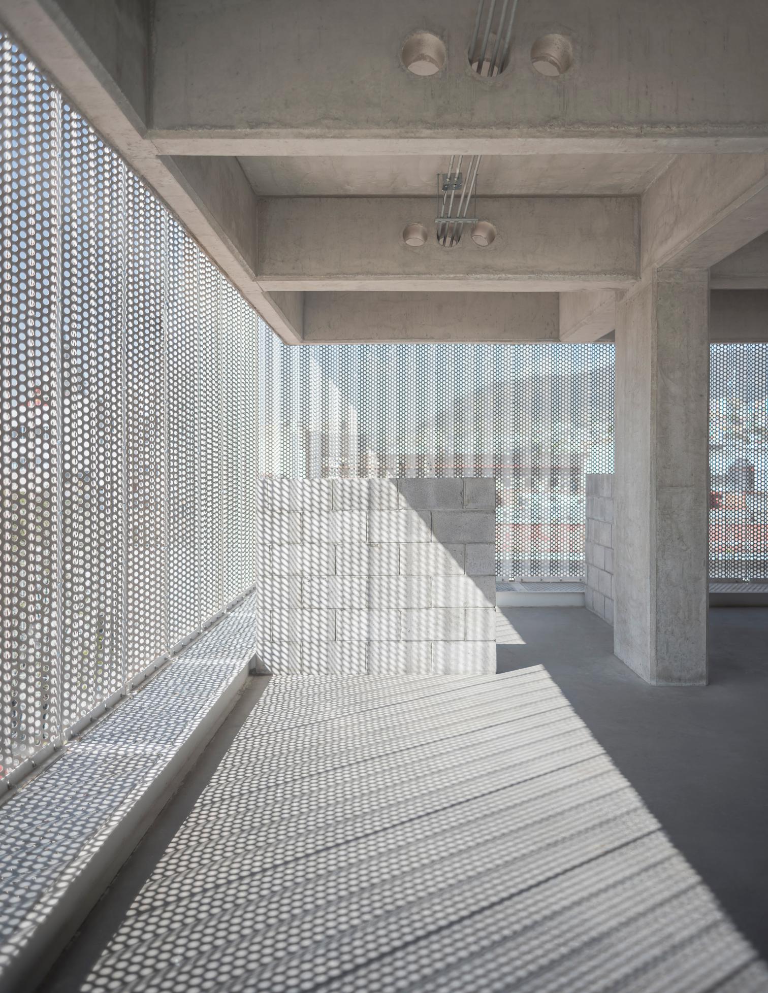 墨西哥 Toluca 市商业办公建筑丨LGM Studio-12