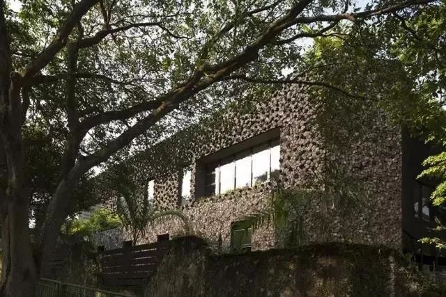 为了孩子，他们专门在城市上方建了一所会呼吸的房子！-28