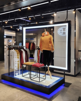 Champion（冠军）服装店丨中国佛山