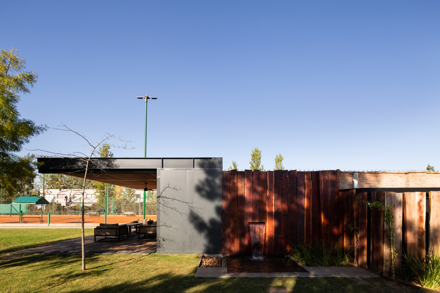 阿根廷 Rosario 多功能仓库丨Mariel Suárez-30