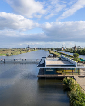 Visitor Center Unesco World Heritage Site Kinderdijk / M& DB Architecten