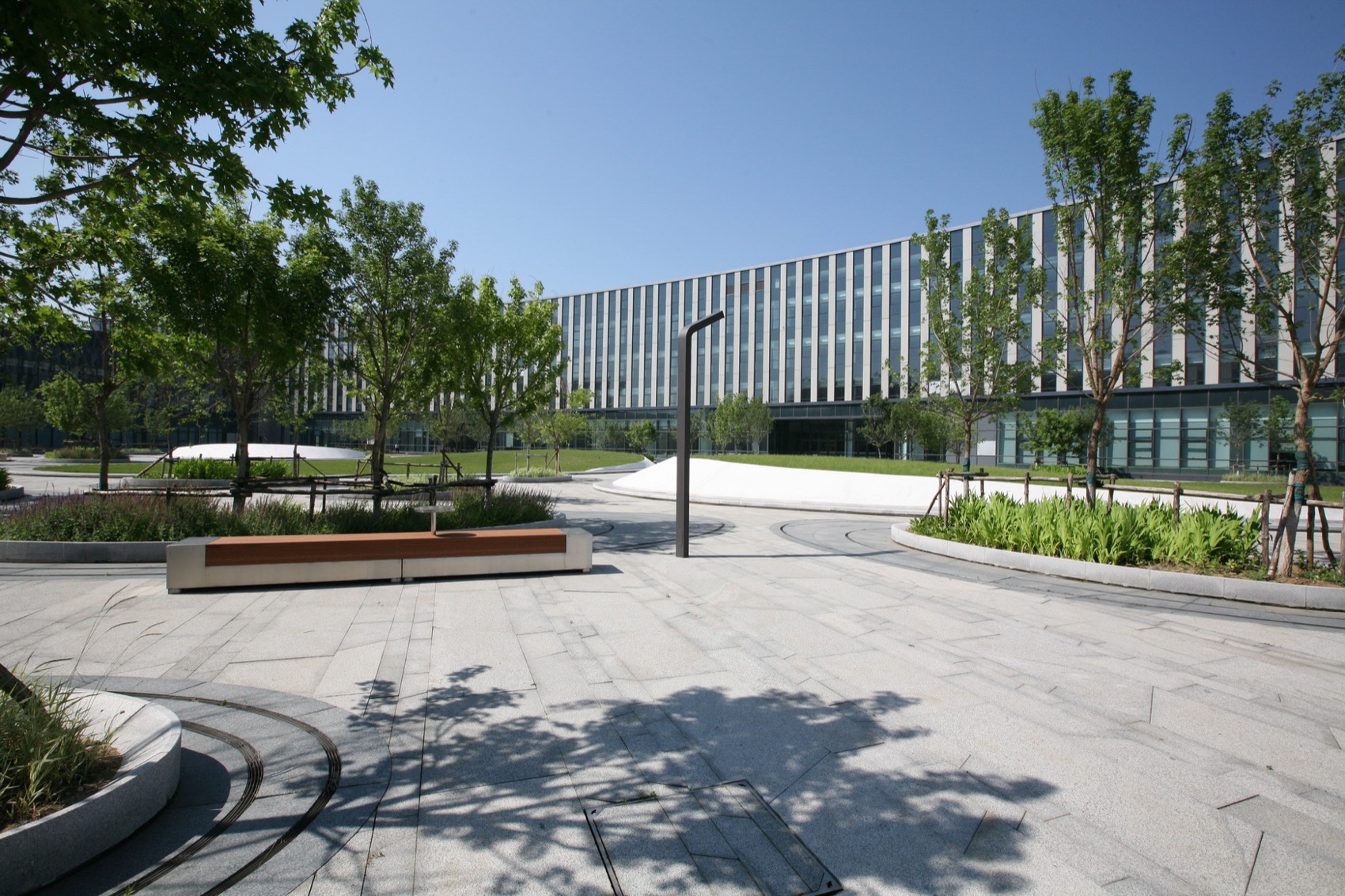 建筑“融于”景观·沈阳材料科学国家研究中心生长之园丨中国沈阳丨日本鹿岛建设株式会社,中国中建设计集团,R  land北京源树景观-14