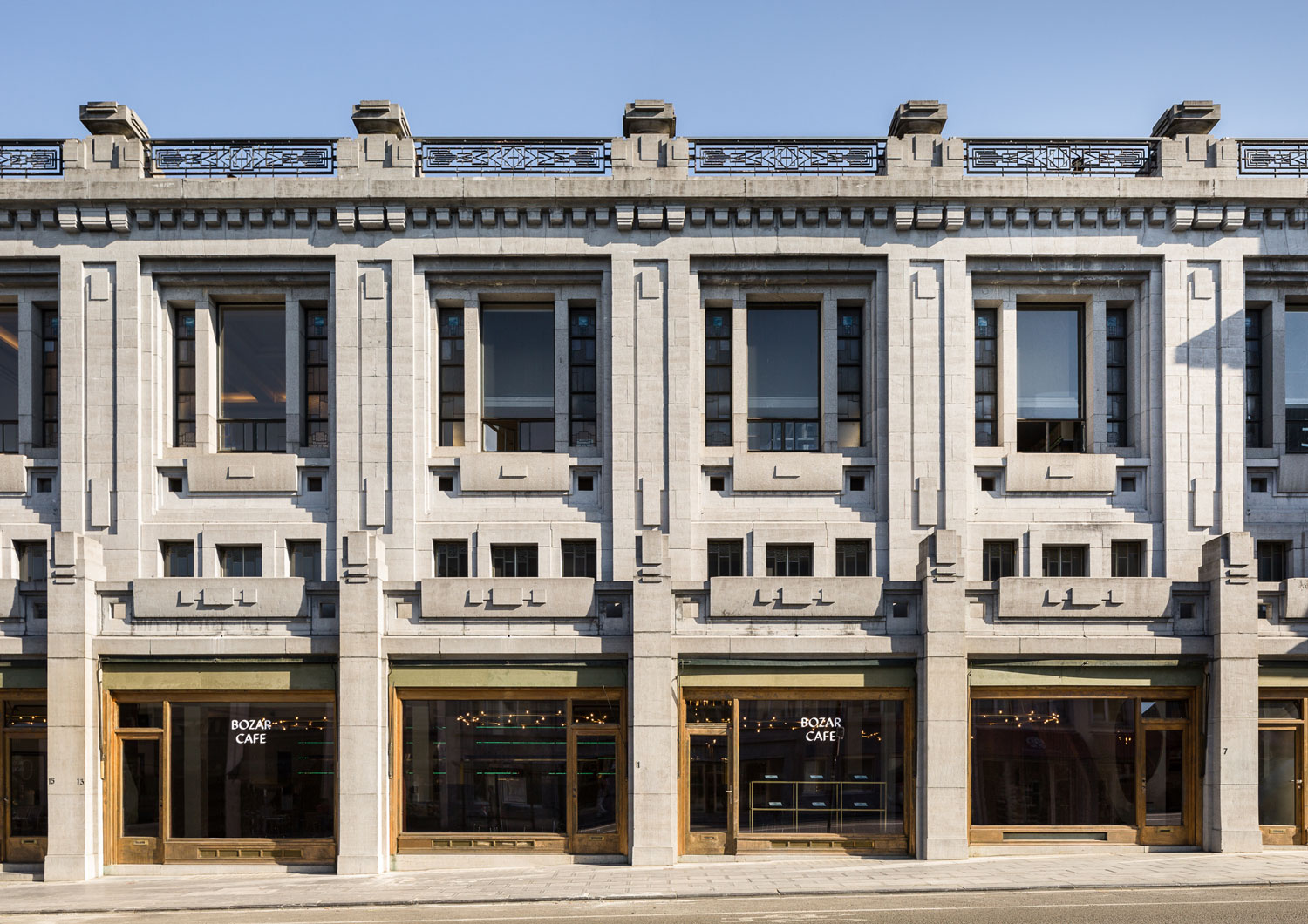 绿意盎然的历史回响——比利时“Victor”咖啡馆室内设计-38