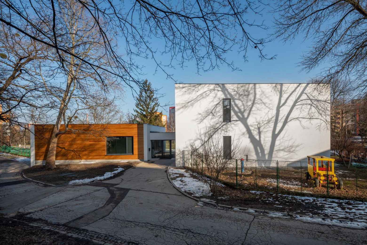 Rekonstrukce fasády MŠ Ignáce Šustaly v Kopřivnici – Mrva.net-21