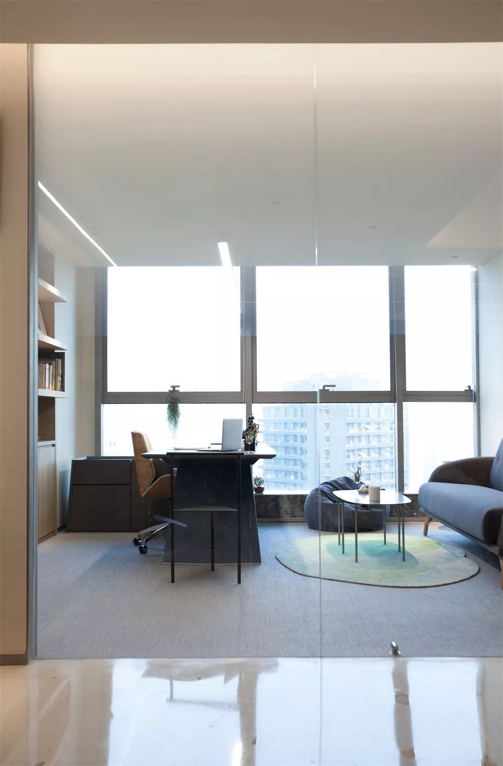 卧野空间设计事务所办公室——自由交流的弧形空间-79