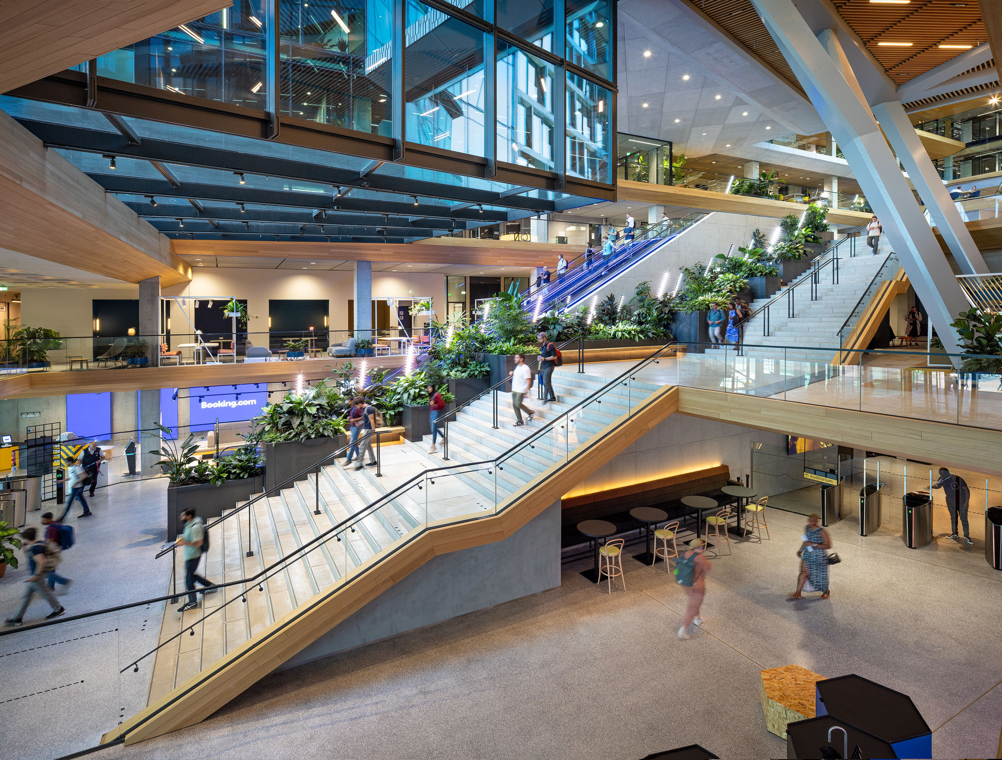 预订城市校区(的相关事务)
注:这里BOOKING理解为预订行为,CITY CAMPUS是城市校区,整体意思推测是预订与城市校区相关的事物,如场地等,但由于缺乏更多语境,只能做此宽泛翻译 丨荷兰阿姆斯特丹丨UNStudio,HofmanDujardin等多家-61