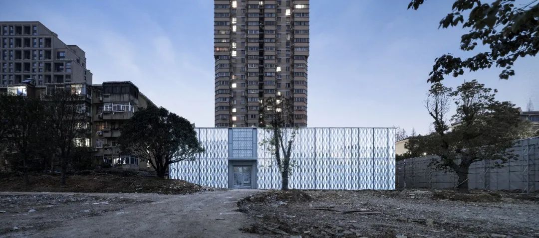 金基尚书里展示厅 | 虚幻灯笼般的玻璃建筑-14