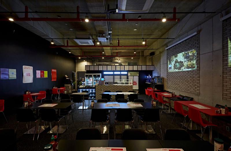30 平米波兰披萨俱乐部，打造工业风氛围-3