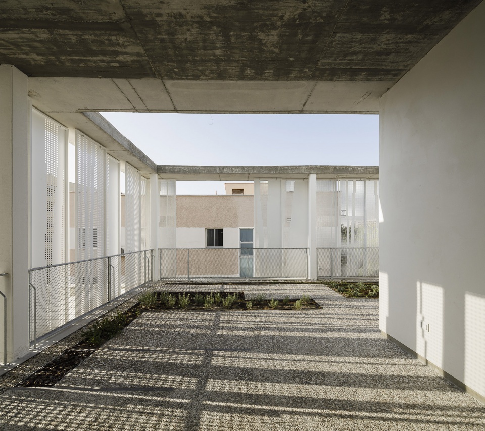 Malaga 红十字协会办公总部丨西班牙丨endosdedos® architecture-30