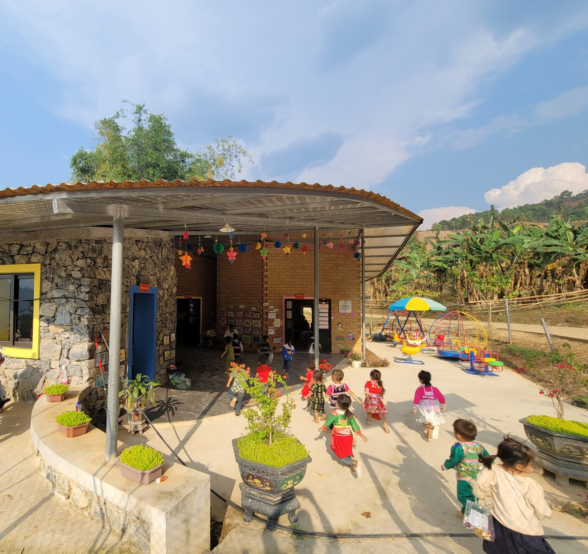 乡村幼儿园建筑丨1+1>2 Architects-10