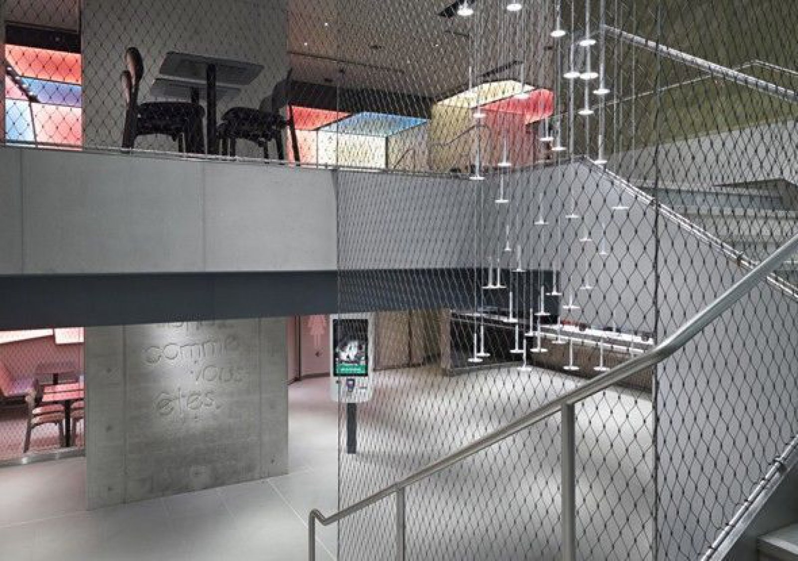 香榭丽舍大街上的麦当劳-4