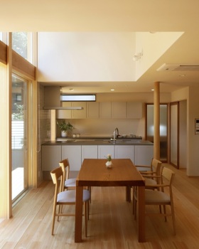 石清水の家(House of Iwashimizu)丨十木舎