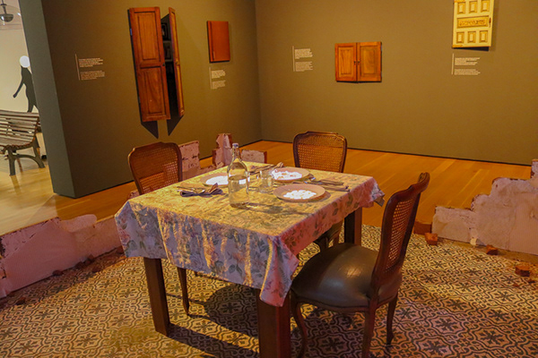 回声，一座城市的反射（注：refle·os推测应为reflejos，西班牙语反射、反响之意） -71