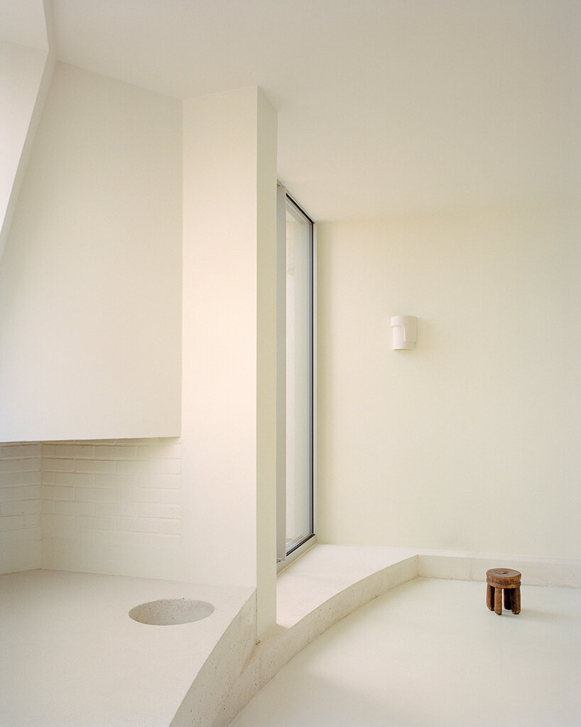 巴黎之巅 | Clément Lesnoff-Rocard 的“边缘”公寓设计-15