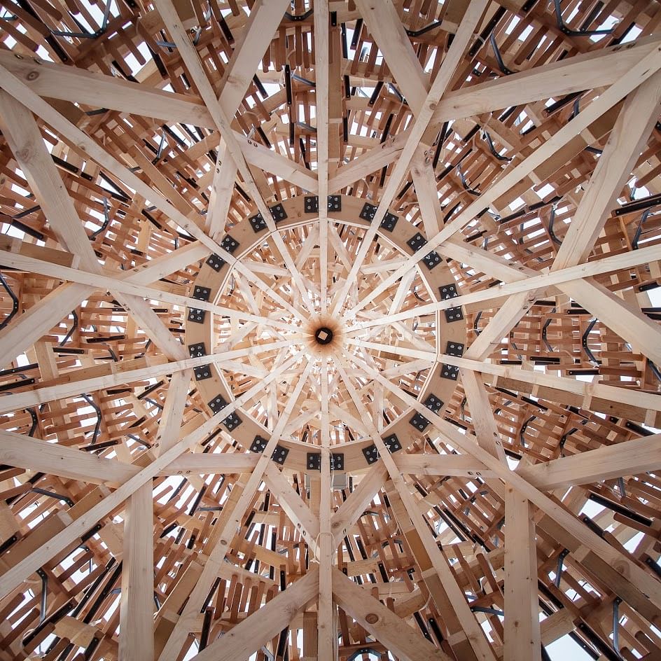 Hello Wood 布达佩斯 11 米高雪橇圣诞树装置丨匈牙利布达佩斯-15