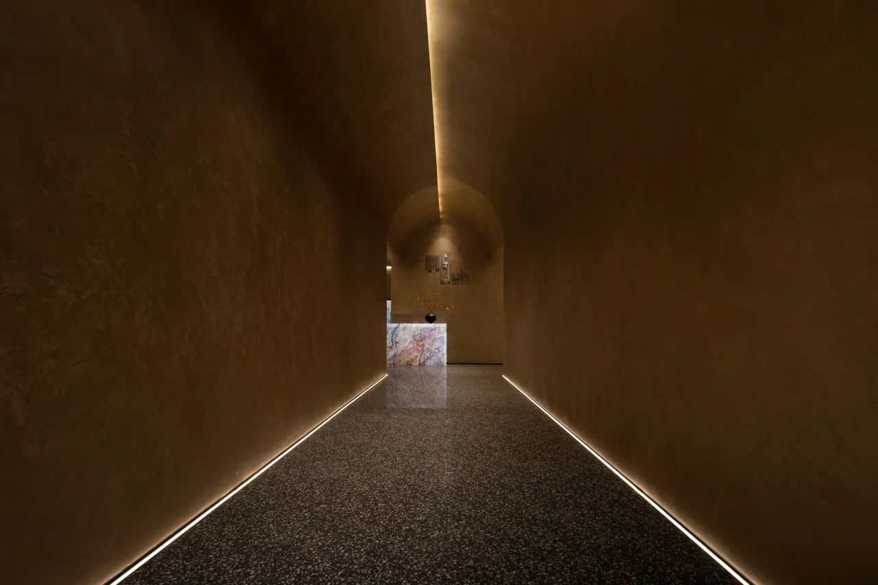 鹏 club · 山水庭院般的餐饮空间丨中国济南丨易昂设计-0