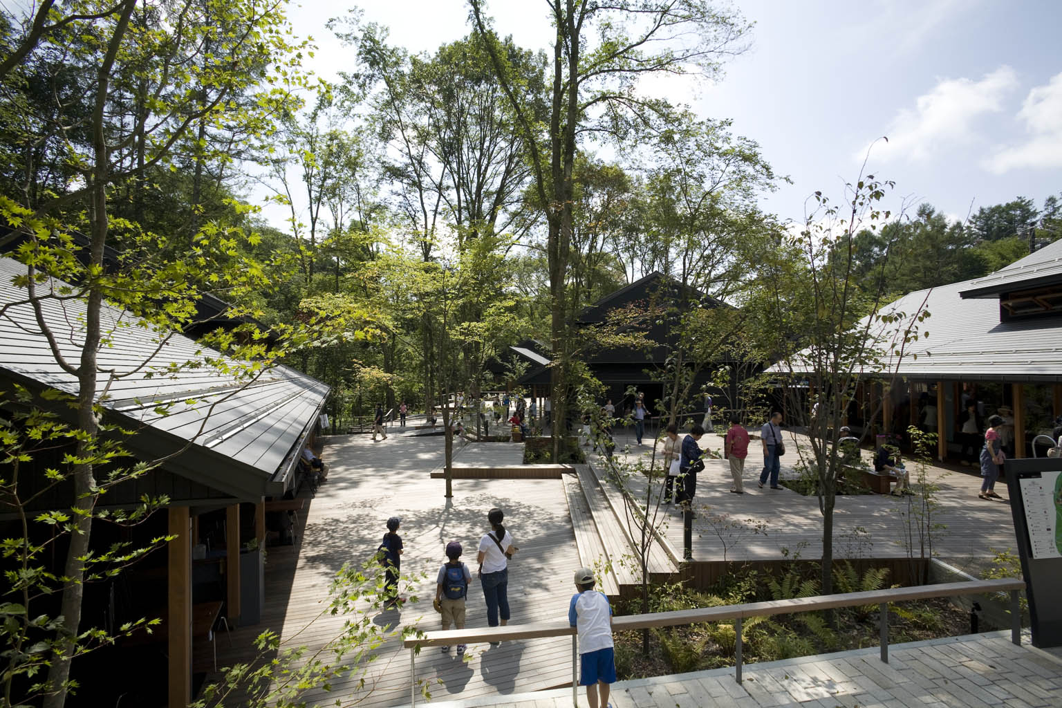 榆树露台 · 融入自然的休闲商业空间丨日本长野丨东环境·建筑研究所,都市环境照明研究所(ICE)等-22