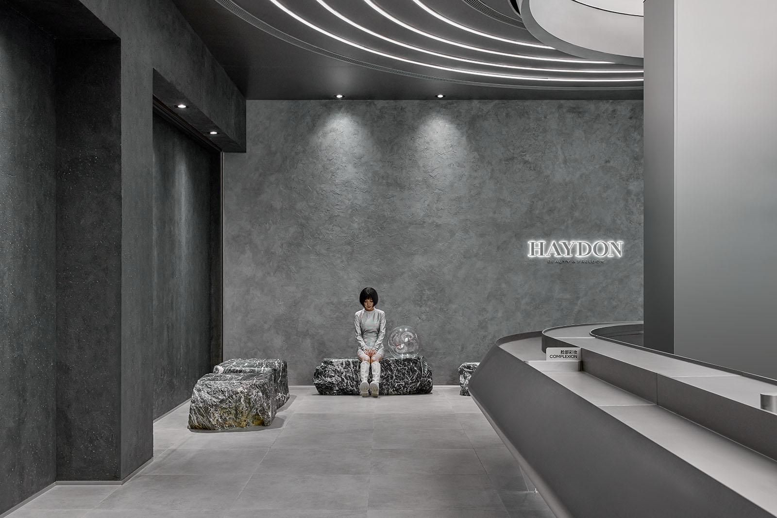 HAYDON黑洞美妆集合店  广州北京路店丨中国广州丨创意总监石川,项目经理张国浩等多人-15