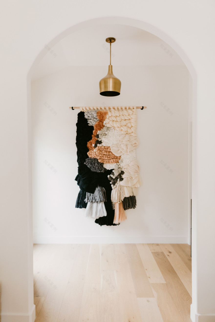 年轻企业家 Jaclyn Johnson 的洛杉矶现代西班牙风格住宅-8