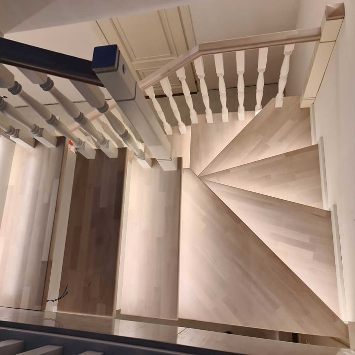 定制带白色栏杆的楼梯  Градиус丨Gradius（乌克兰）-4