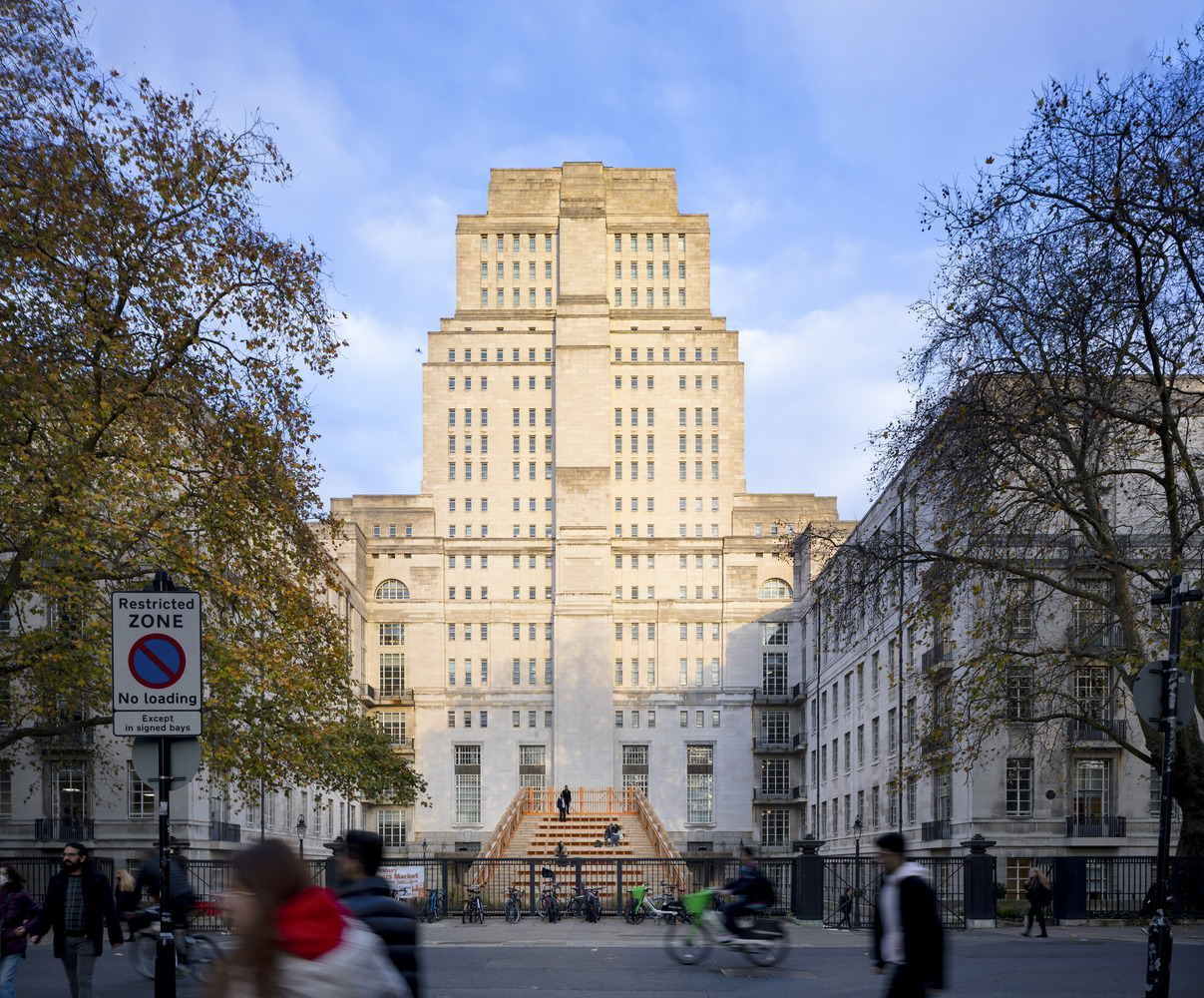 伦敦大学“Senate House Steps”社交空间丨英国伦敦丨BDP-7