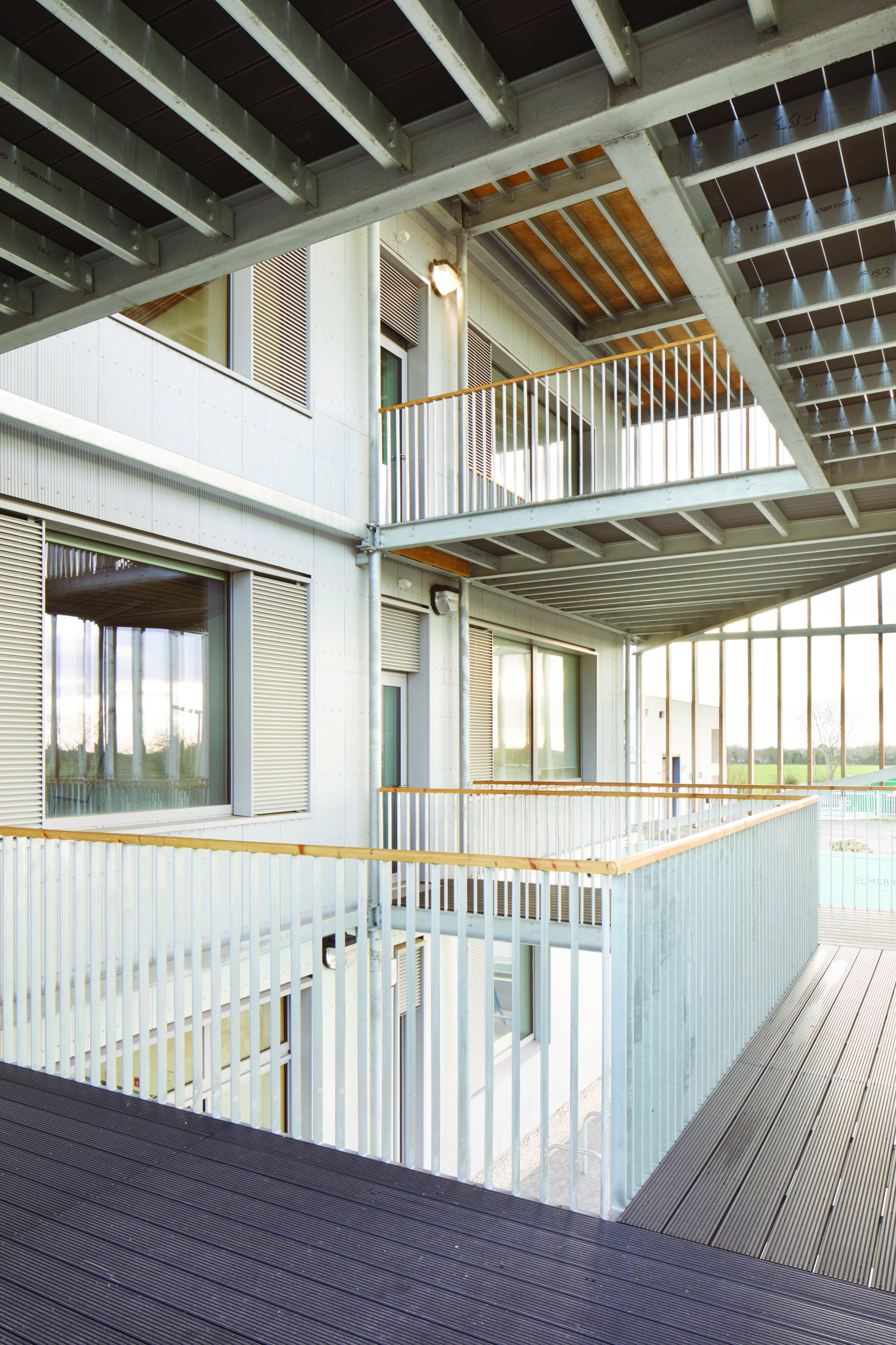 英国首个 Passivhaus Plus 认证办公楼丨Architype-9