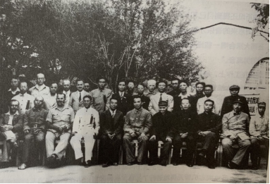 你知道是谁帮助新华社发出了第一条英文电讯？-36