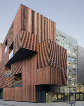 巴塞罗那光影校园 · Massana School 艺术设计中心