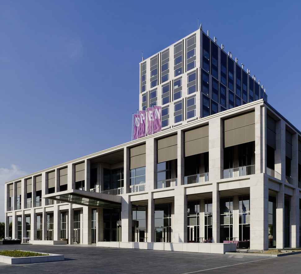 Architekturbüro O&O BAUKUNST - Airporthotel van der Valk-0