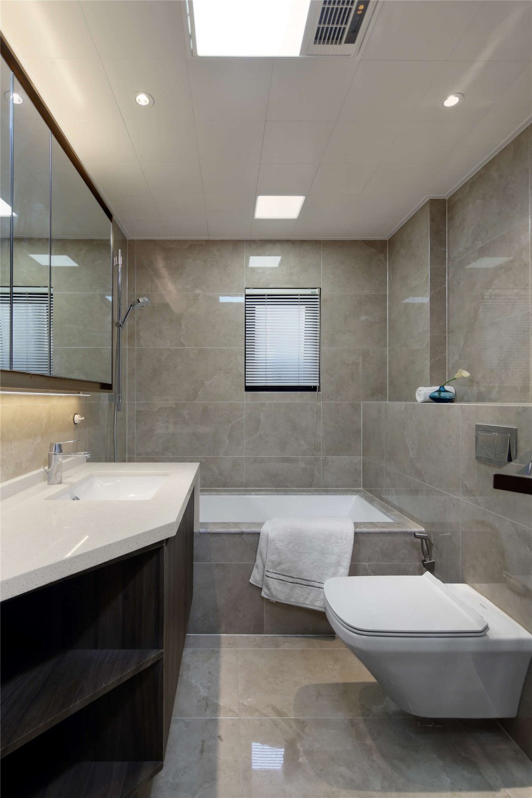 充满现代轻奢风格的居住空间-18