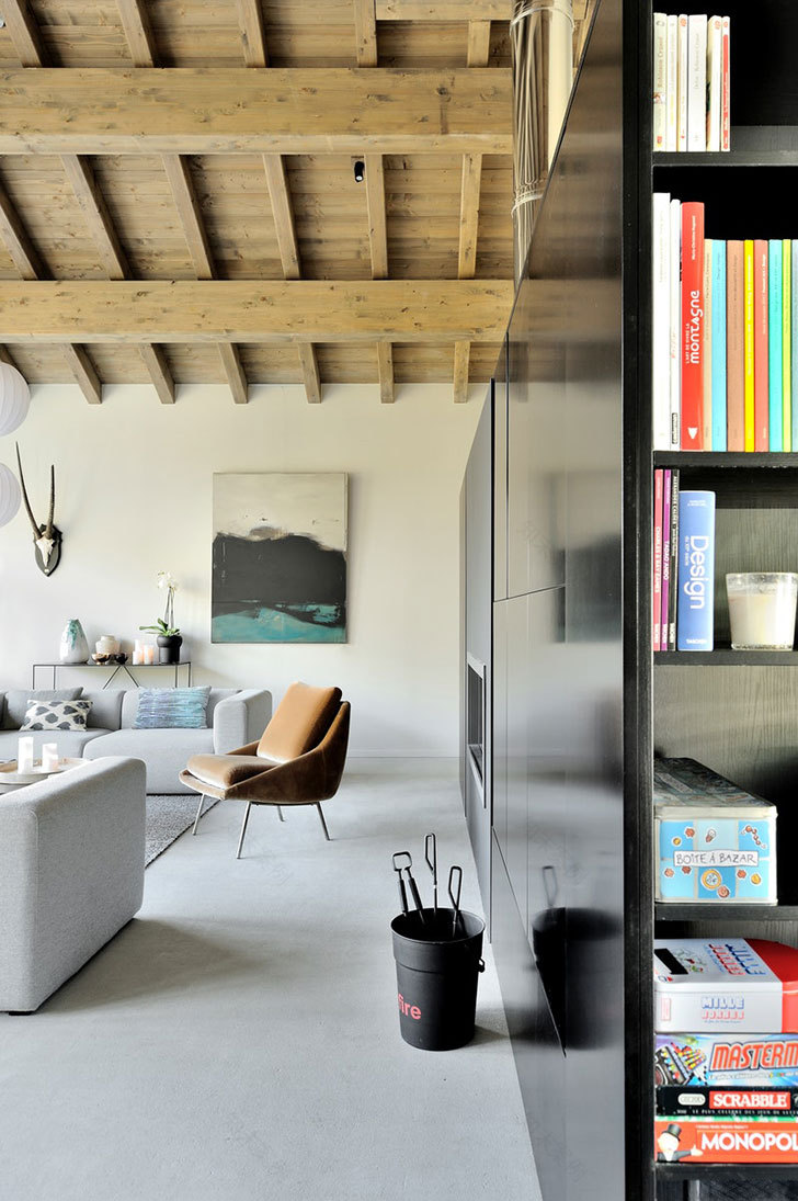 瑞士阿尔卑斯山脉的极简风格小木屋-5