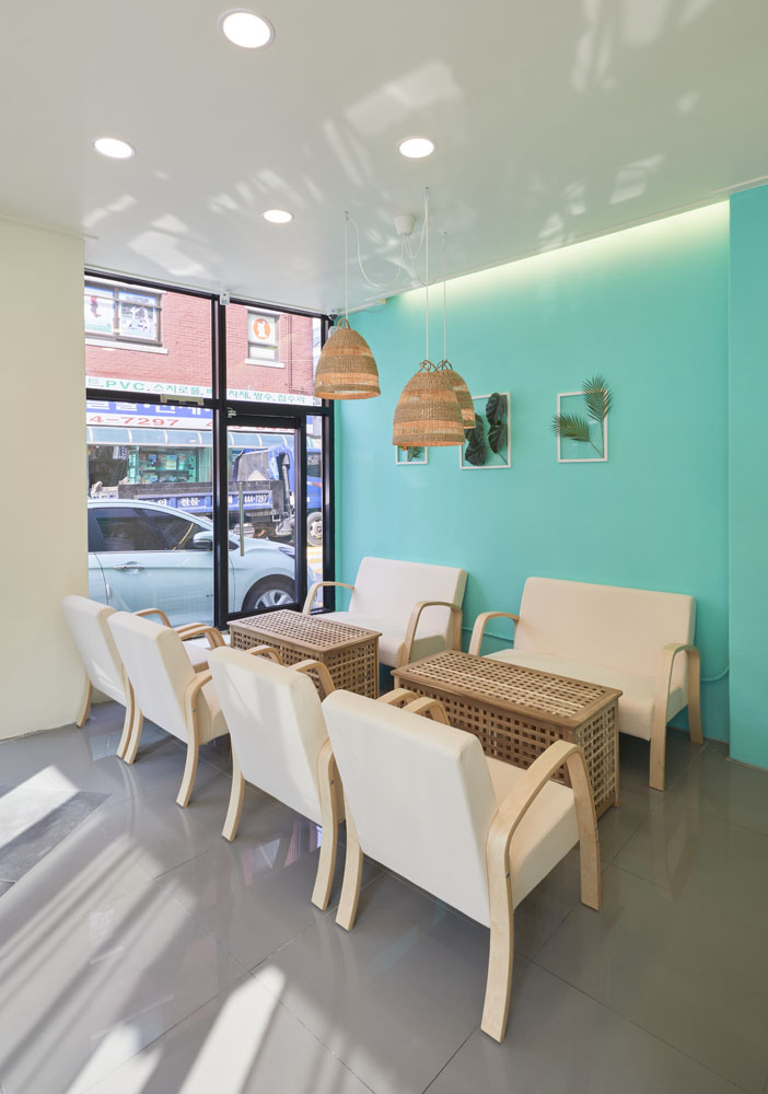 十平米咖啡店的缤纷色彩设计-5