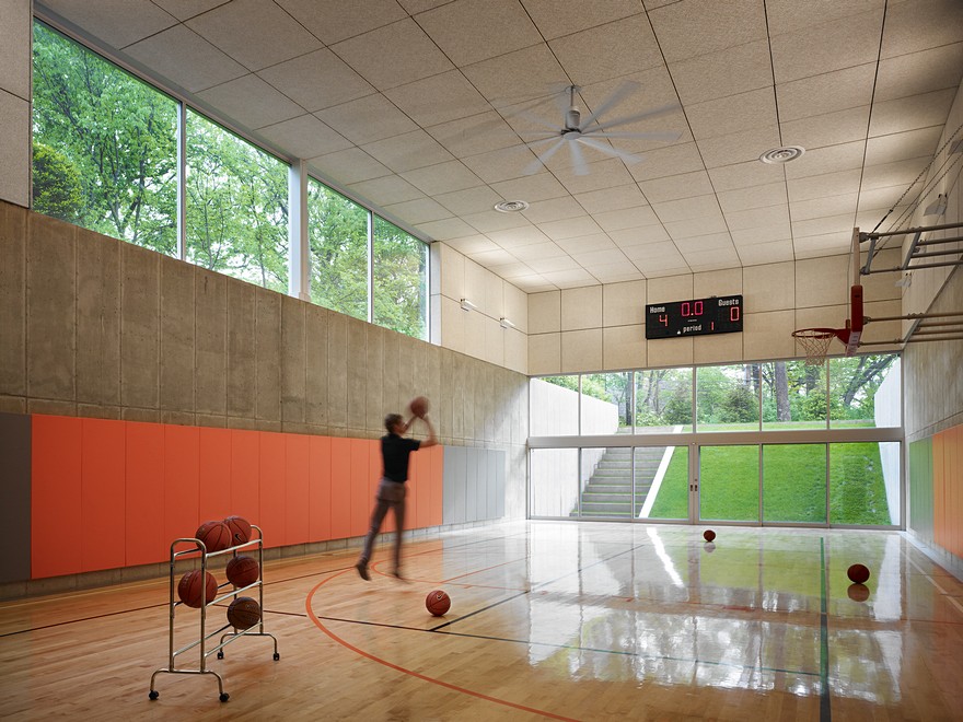 Hinsdale House Has an Ideal Exposure to the Sun and Protected Views-22